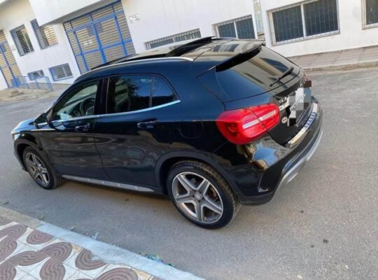 Mercedes GLA 220